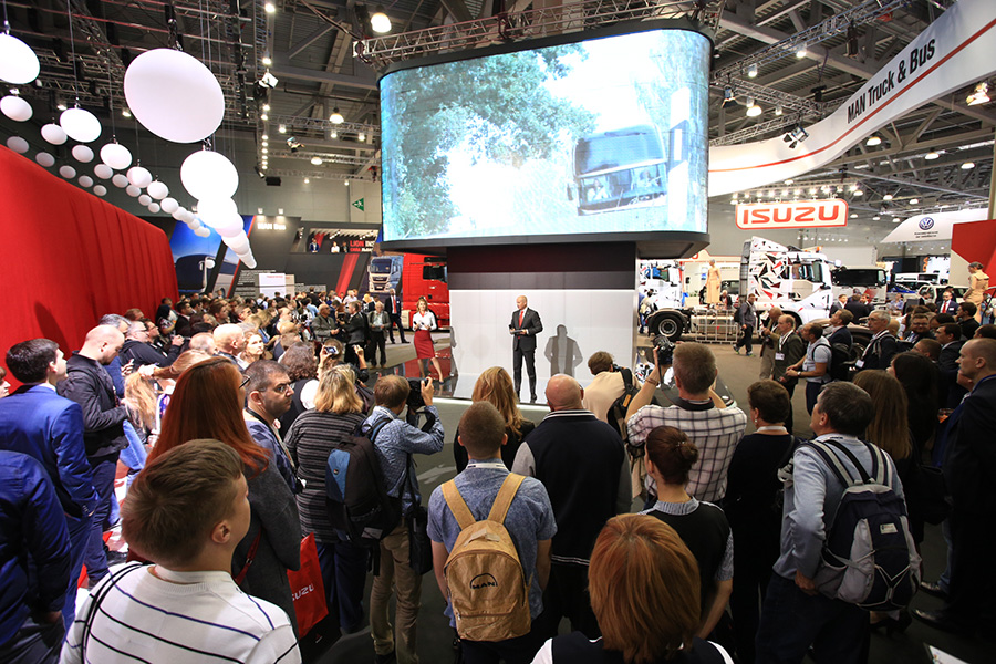 汽車展廳現場，汽車展會嘉賓，車展 